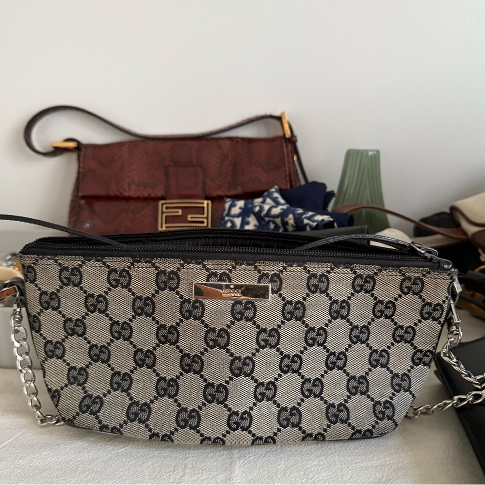 Vintage Gucci Pochette - Picture 4 of 9